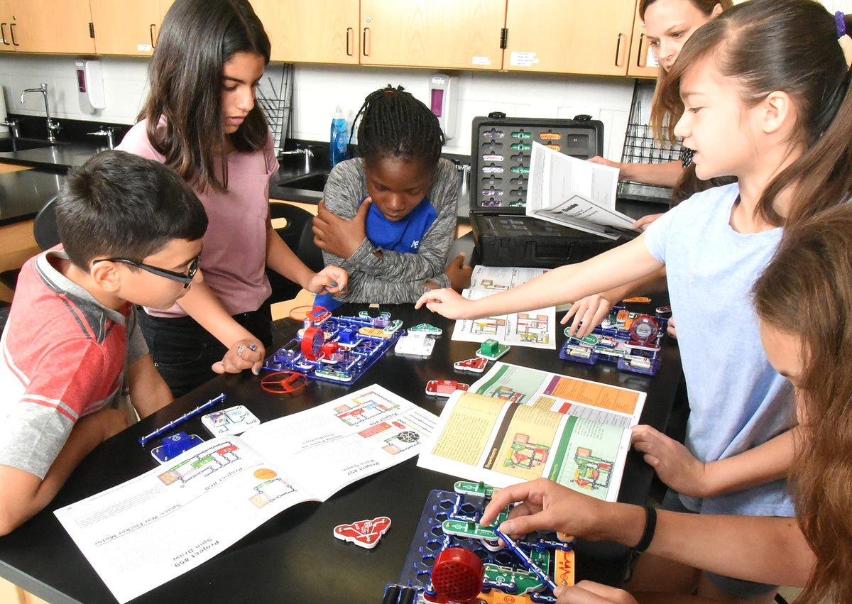 Snap Circuits Extreme SC-750R Electronics Kit | STEM Curriculum