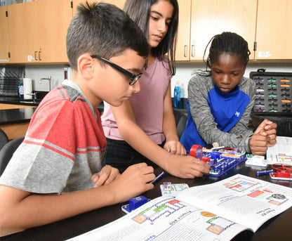 Snap Circuits Extreme SC-750R Electronics Kit | STEM Curriculum